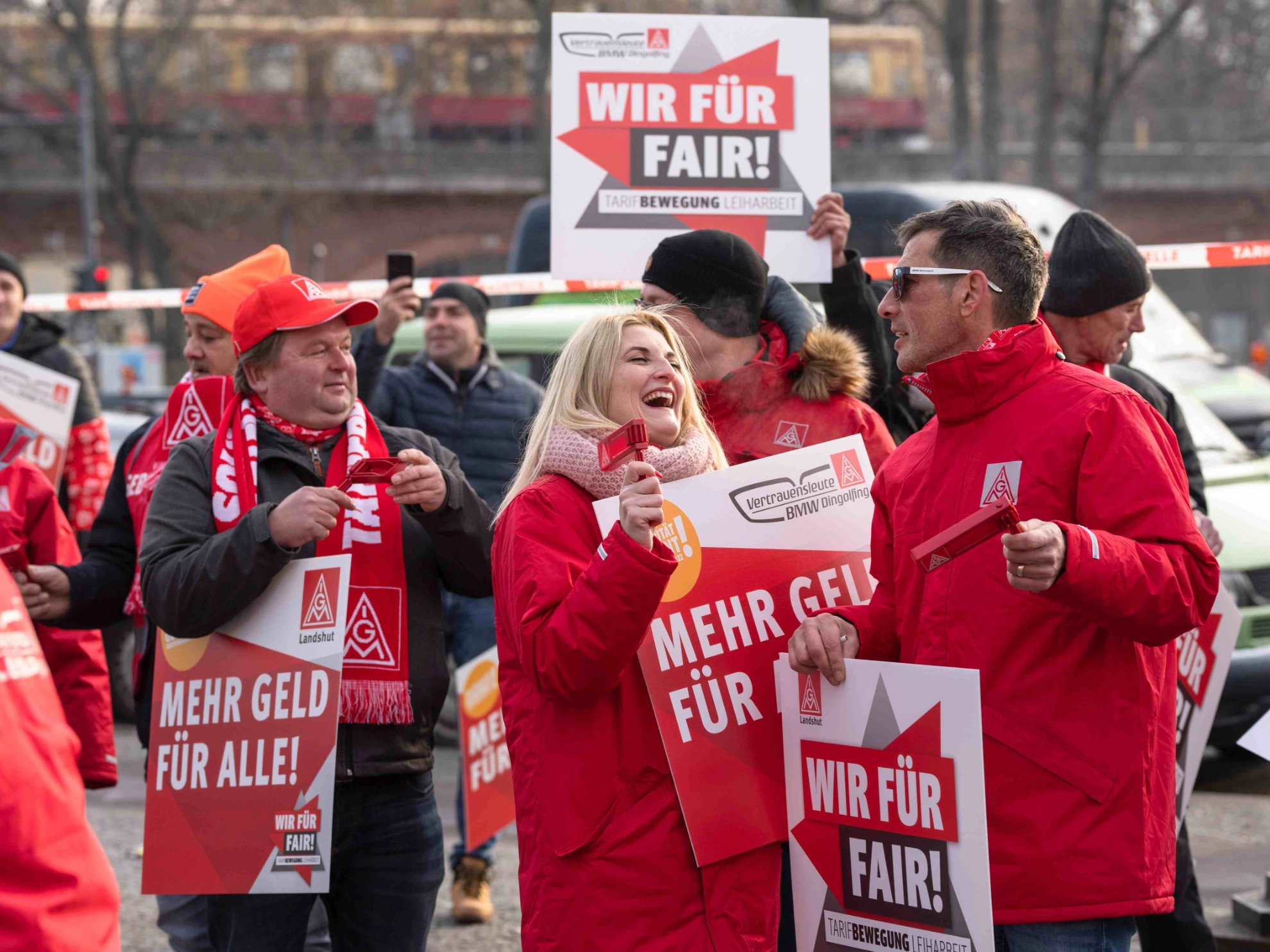 Bayerische Beschäftigte bei der Kundgebung am Rande der 2. Tarifverhandlung in der Leiharbeit in Berlin