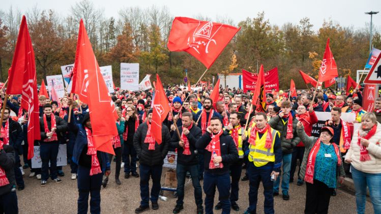 Grosswarnstreik-Regensburg_Gruppenbild